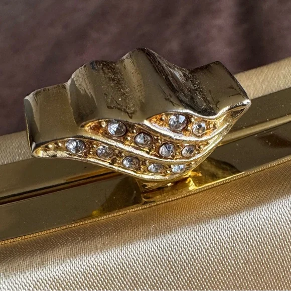 Vintage Jessica McClintock Gold Satin Clutch - Picture 4 of 10